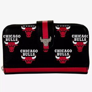 Loungefly NBA Chicago Bulls Logo Zipper Wallet